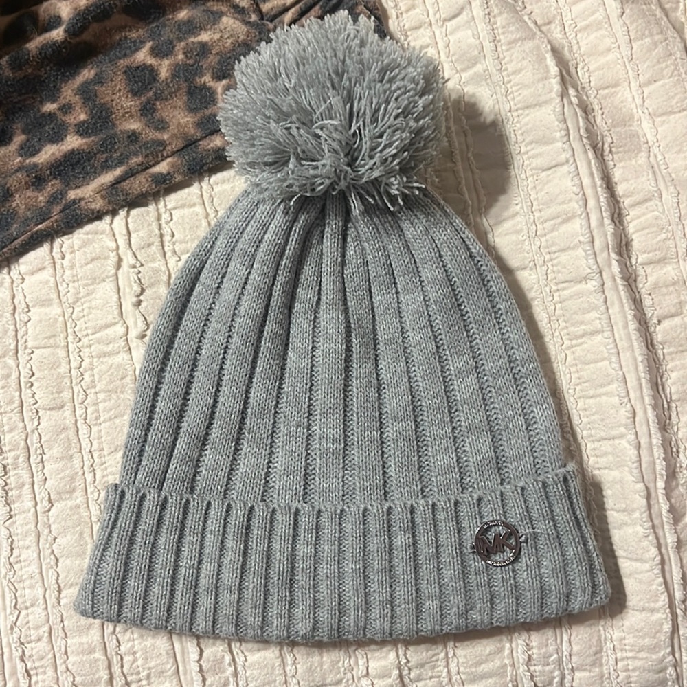 MK beanie perfect condition